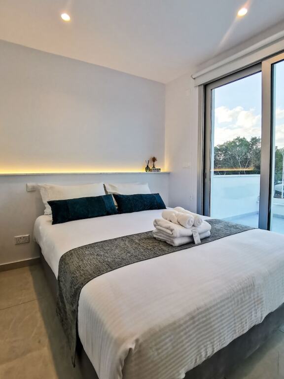 Phaedrus Living: Seaside Deluxe Flat Harbour 107 — фото 2