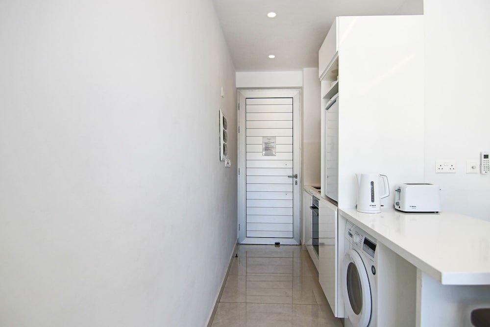 Phaedrus Living: Seaside Deluxe Flat Harbour 112 — фото 3