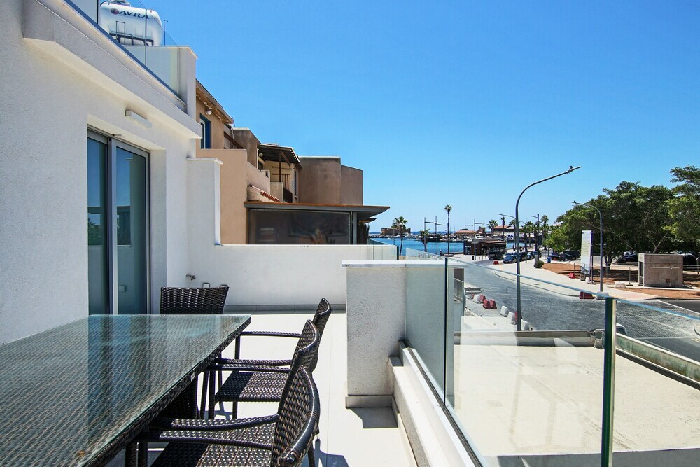 Пафос: Phaedrus Living: Seaside Deluxe Flat Harbour 112