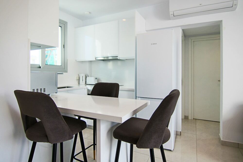 Пафос: Phaedrus Living: Seaside Executive Flat Harbour 205