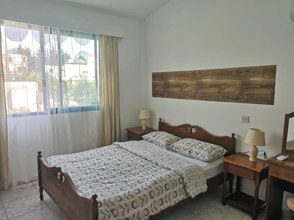 Пафос: 1-bed Cosy Apartment Close to Paphos Beach