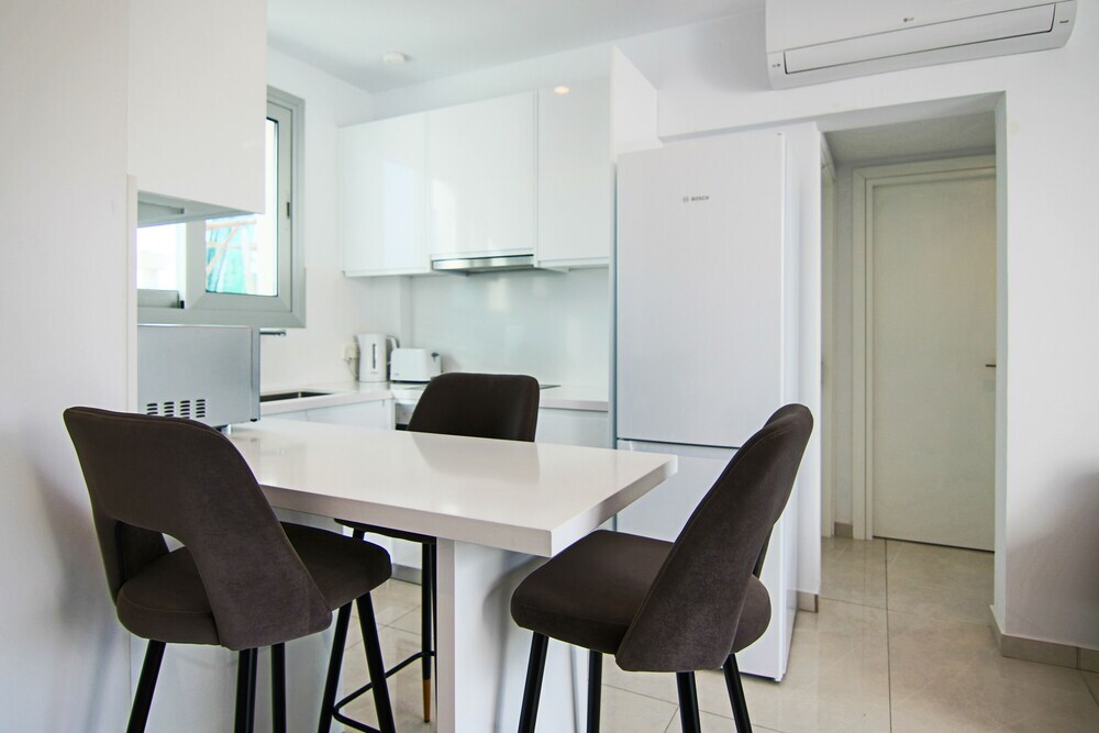 Пафос: Phaedrus Living: Seaside Executive Flat Harbour 101