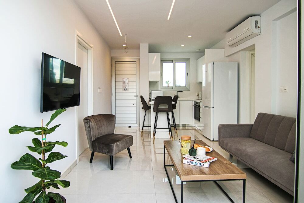 Пафос: Phaedrus Living: Seaside Executive Flat Harbour 202