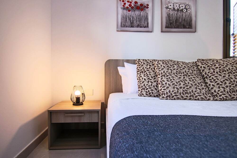 Phaedrus Living: CityView Luxury Flat Georgos 203 — фото 2