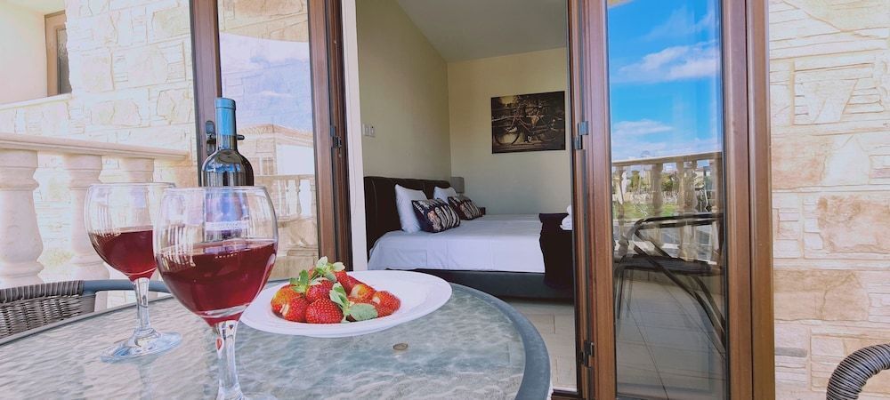 Паралимни: Ocean View 4 Br Villa