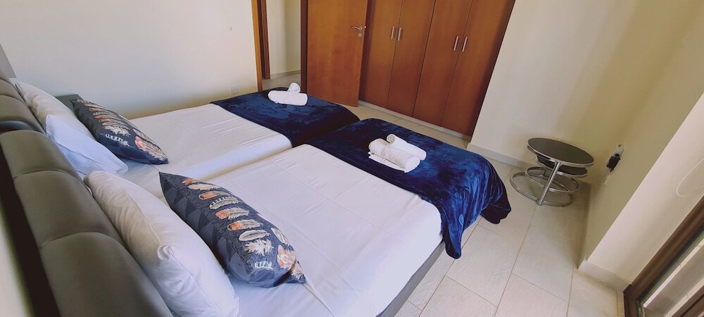 Паралимни: Ocean View 4 Br Villa