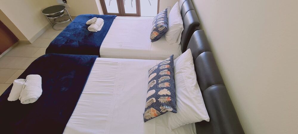 Паралимни: Ocean View 4 Br Villa