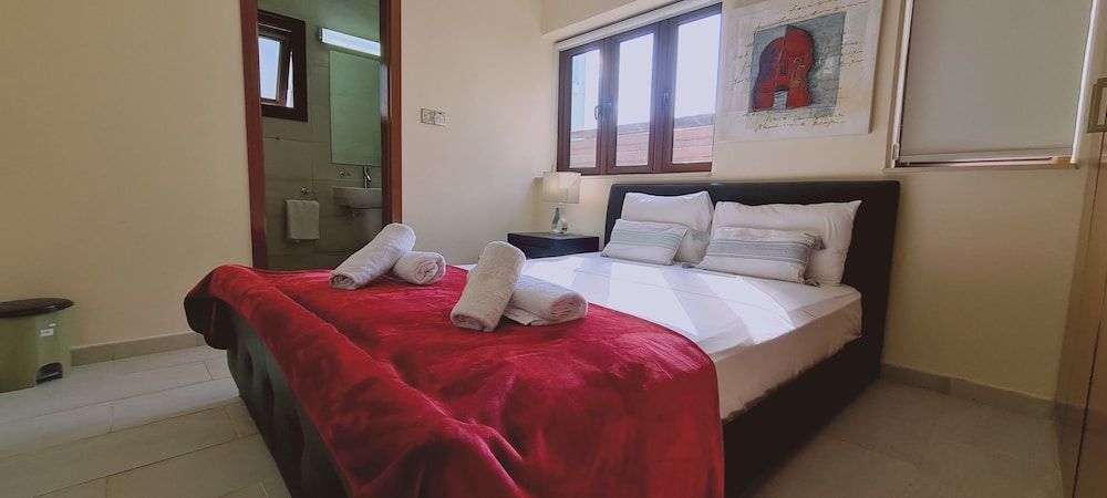 Паралимни: Ocean View 4 Br Villa