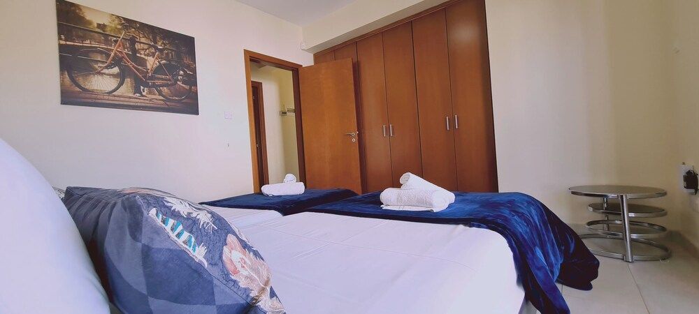 Паралимни: Ocean View 4 Br Villa
