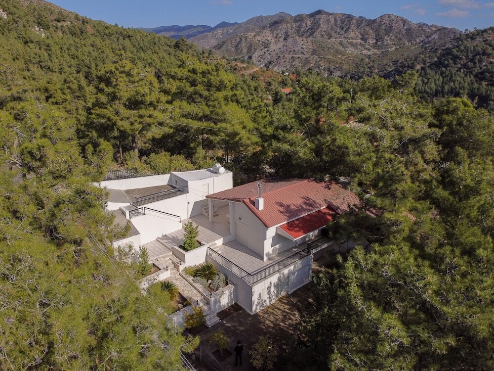 Какопетрия: Nestor Hillside Moniatis House