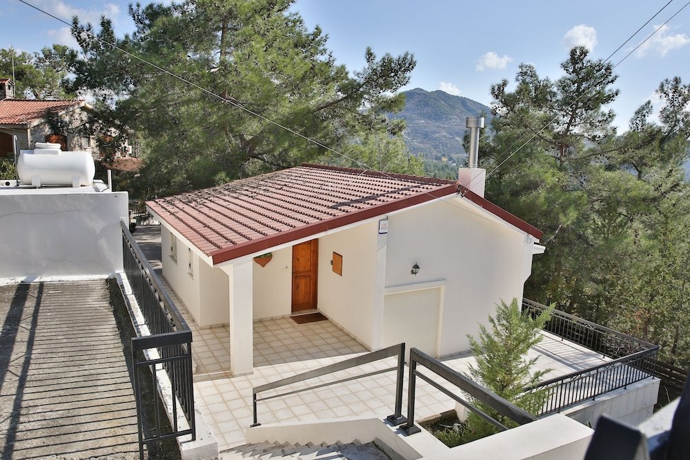 Какопетрия: Nestor Hillside Moniatis House