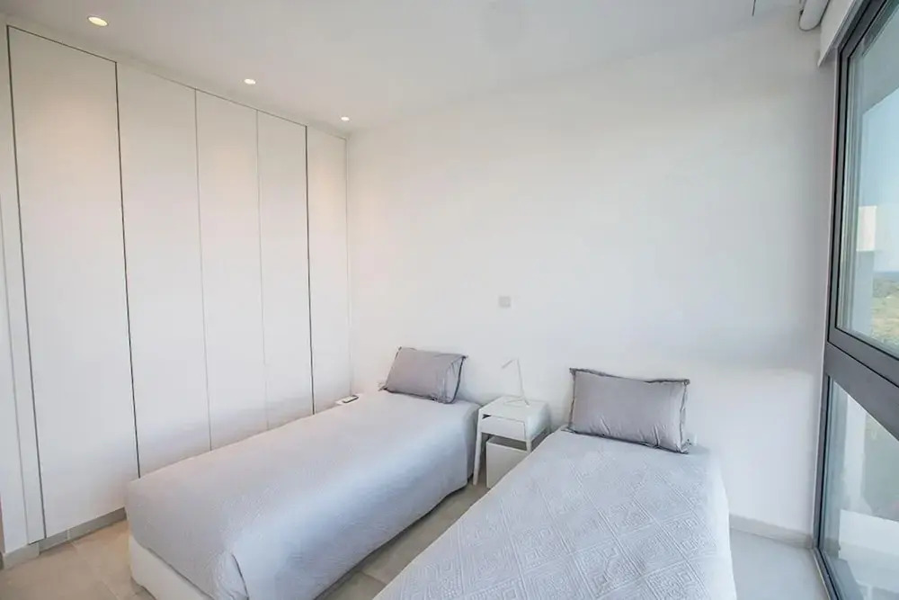 Паралимни: Villa Charlize AQ WP7