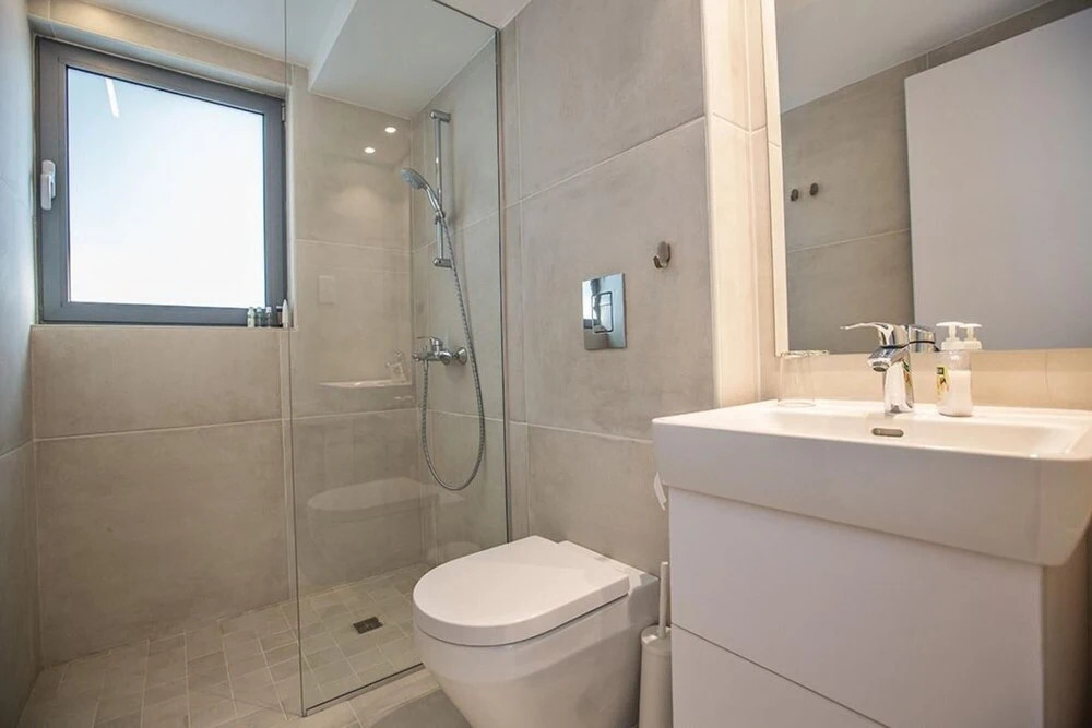 Паралимни: Villa Charlize AQ WP7