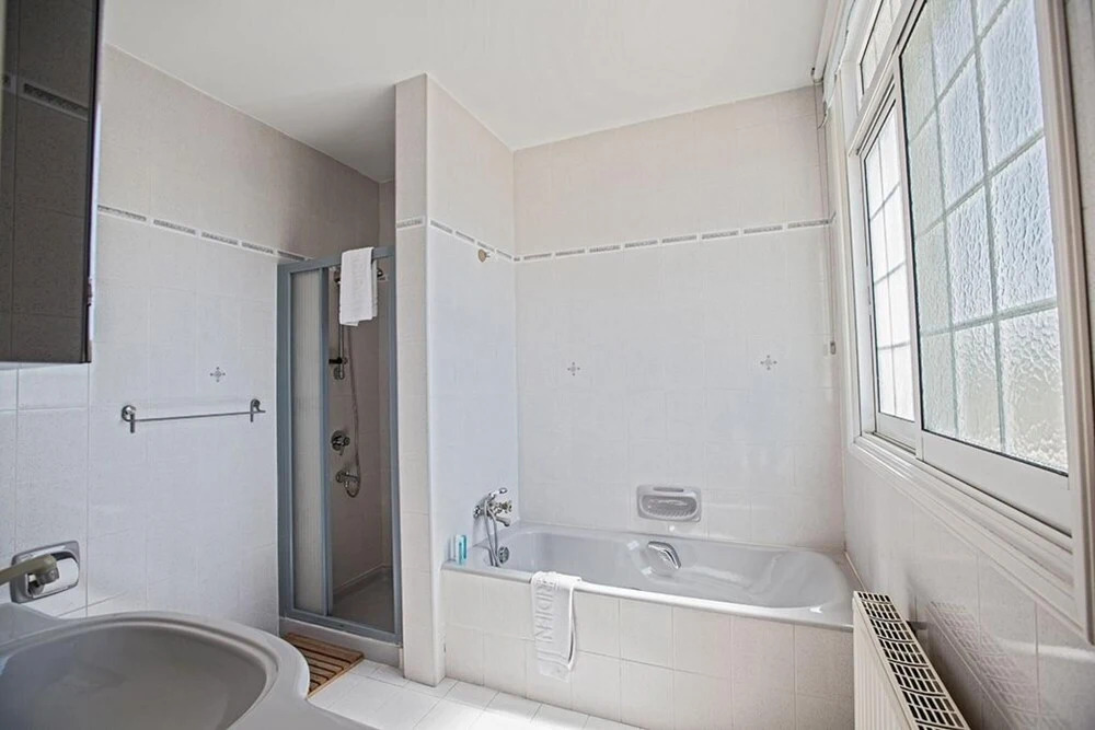 Паралимни: Papas Villa AQ An75