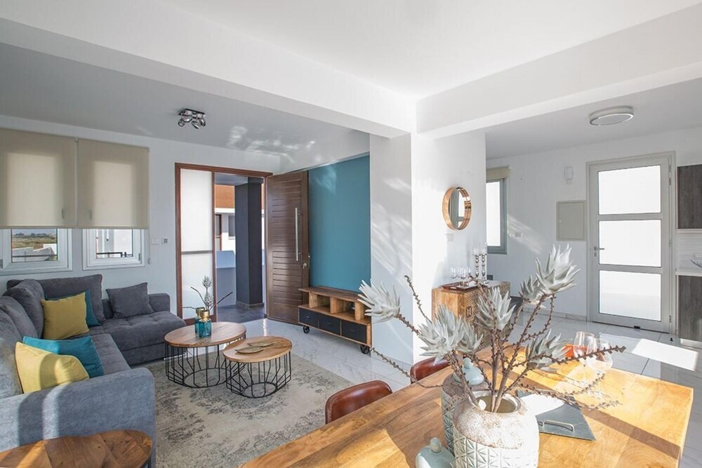 Паралимни: Villa Alasia AQ Al01