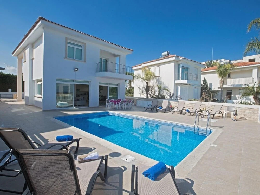 Протарас: Villa Shaye AQ Me16