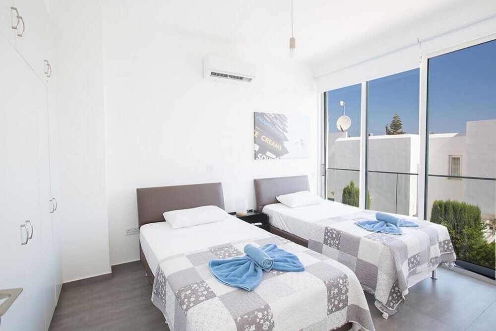Протарас: Villa Kylee AQ Ccv5