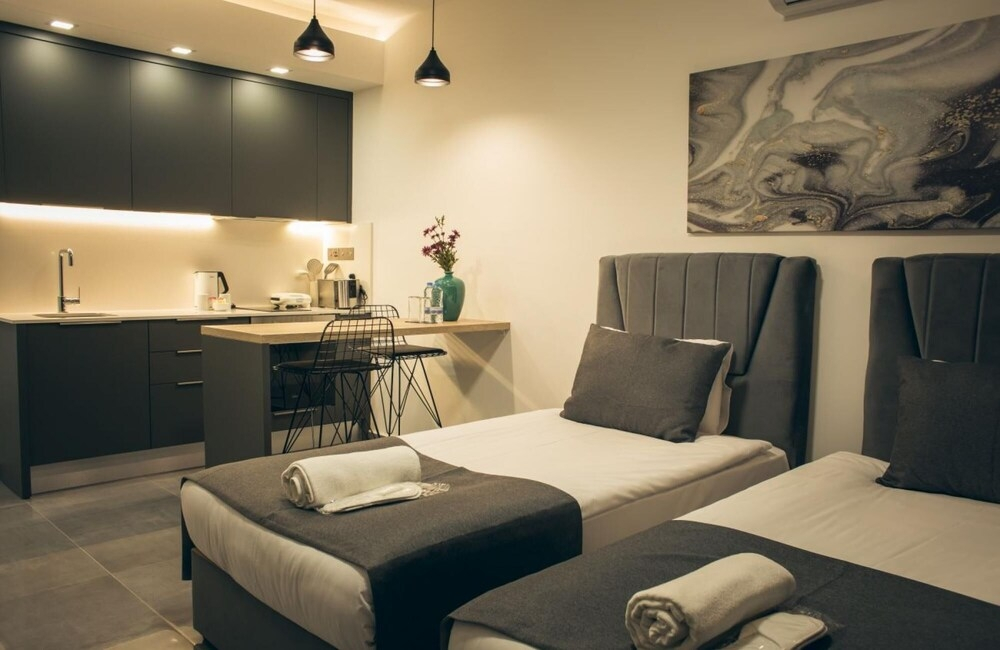 Авгору: Delightful Studio Flat Close to the Beach With Shared Pool and Balcony in Iskele Cyprus