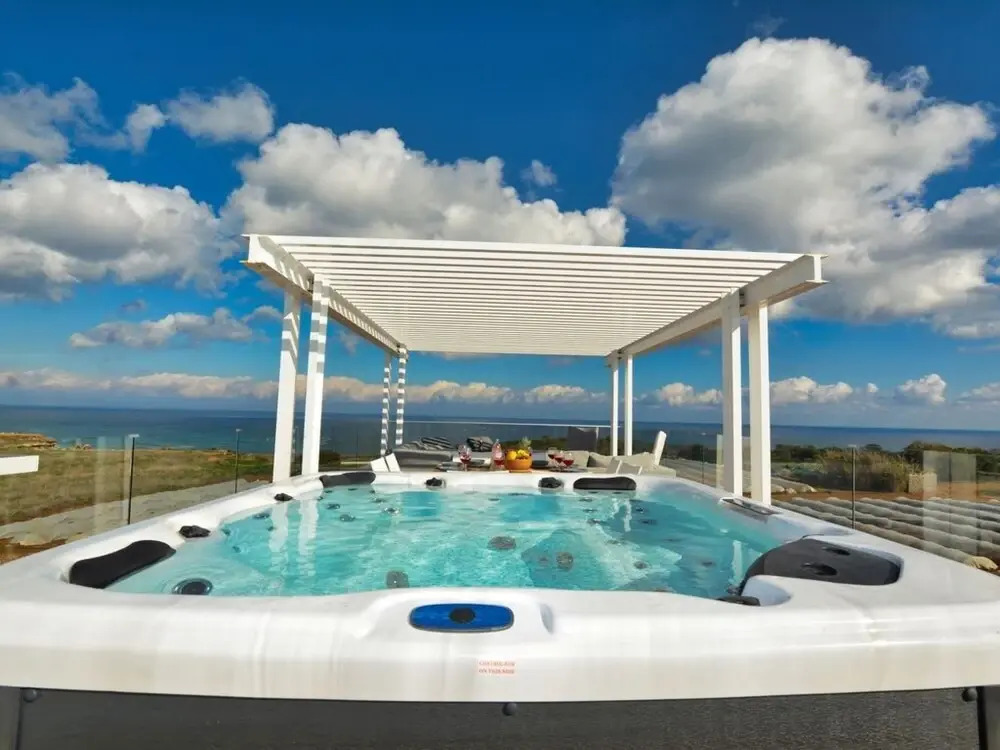 Паралимни: Villa Chivon AQ WP8