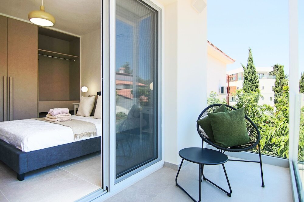 Пафос: Phaedrus Living Seaside Luxury Limnaria 172