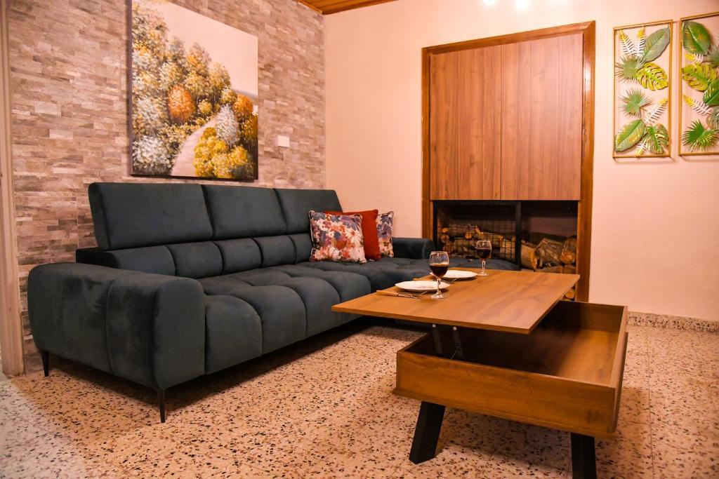Аскас: Sophias Cottage