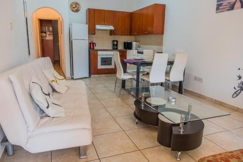 Пафос: Diana Apartment