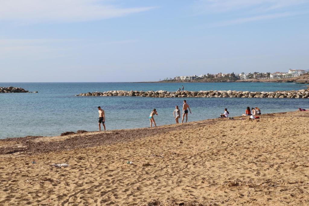 Пафос: Cyking 2 bed Apartment with pool & 10 min to beach
