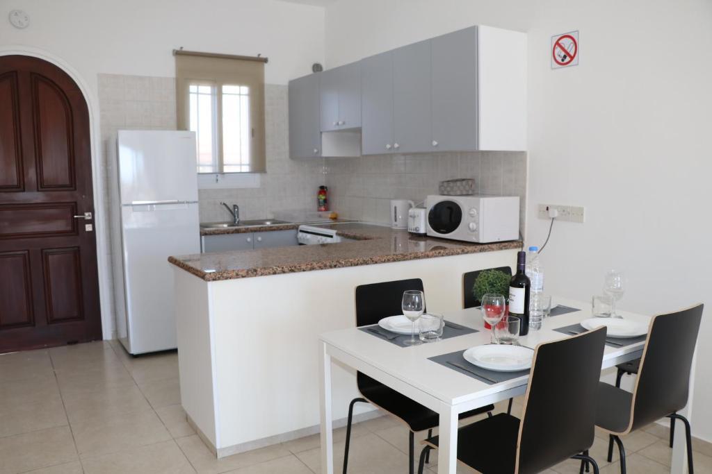 Cyking 2 bed Apartment with pool & 10 min to beach — фото 4
