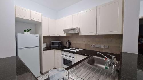 Пафос: Sunny Limnaria Gardens 2 Bedroom Apartment