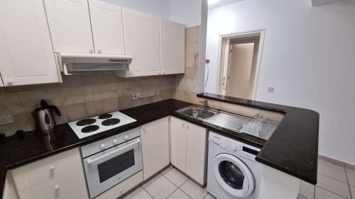 Пафос: Sunny Limnaria Gardens 2 Bedroom Apartment
