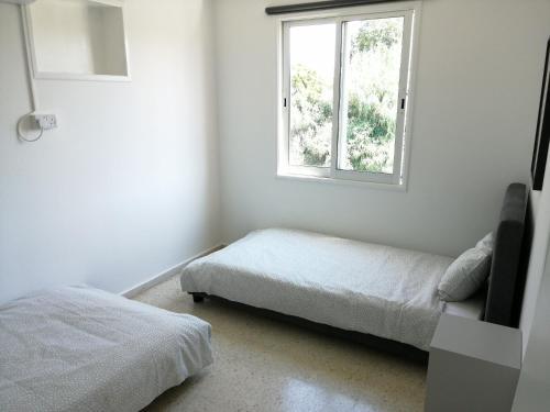 Пафос: Alex's Vacation Suite - 100m From the Beach - 6 Guests