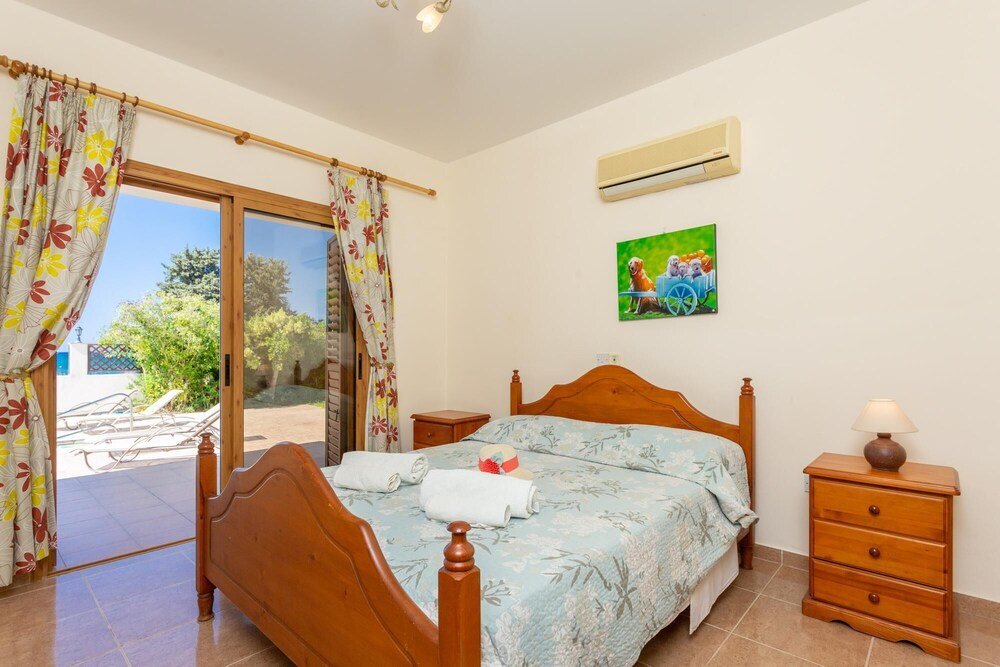 Achilles Beach Villa Large Private Pool Walk to Beach Sea Views A C Wifi Car Not Required - 2050 — фото 2