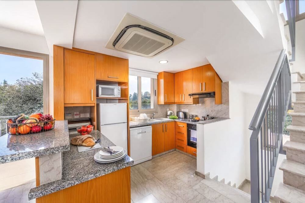 Полис Хрисохус: Villa Ammodis