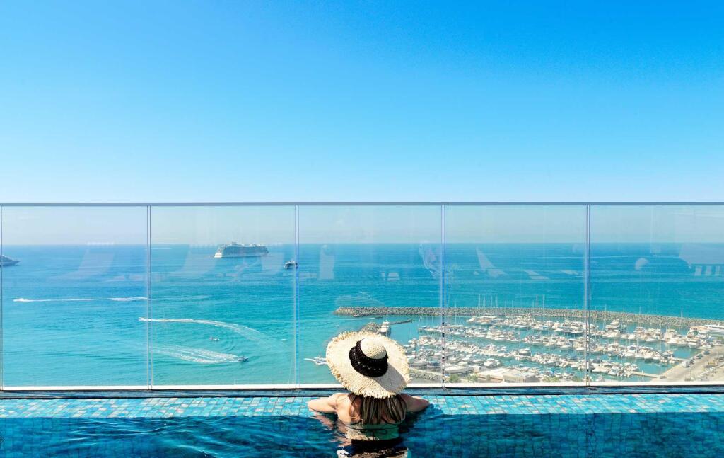 Лимассол: The Tower at St Raphael Resort