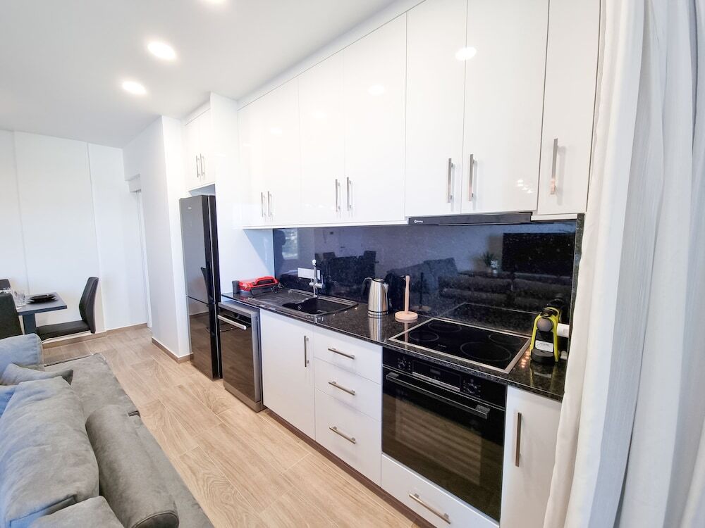Паралимни: Lucky Strike Apartment