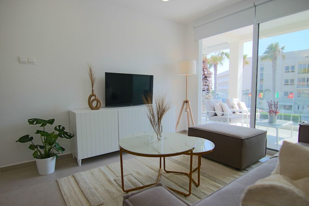Пафос: Phaedrus Living: Seaview Luxury Flat Limnaria 114