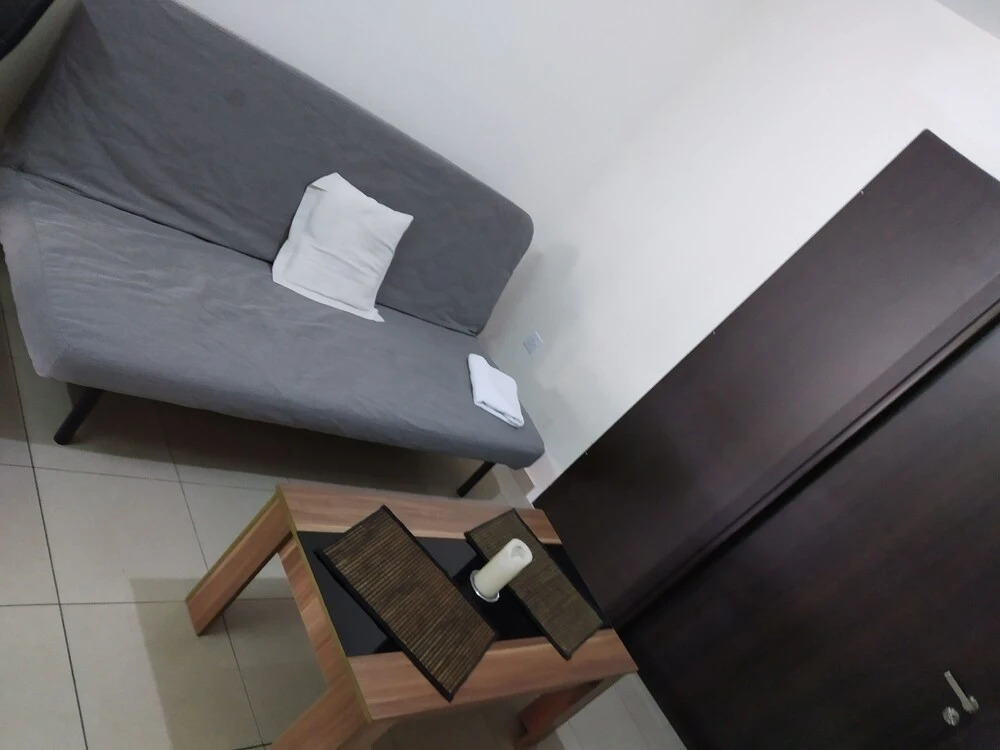 Паралимни: Stunning 2-bed House Ground Floor With Pool