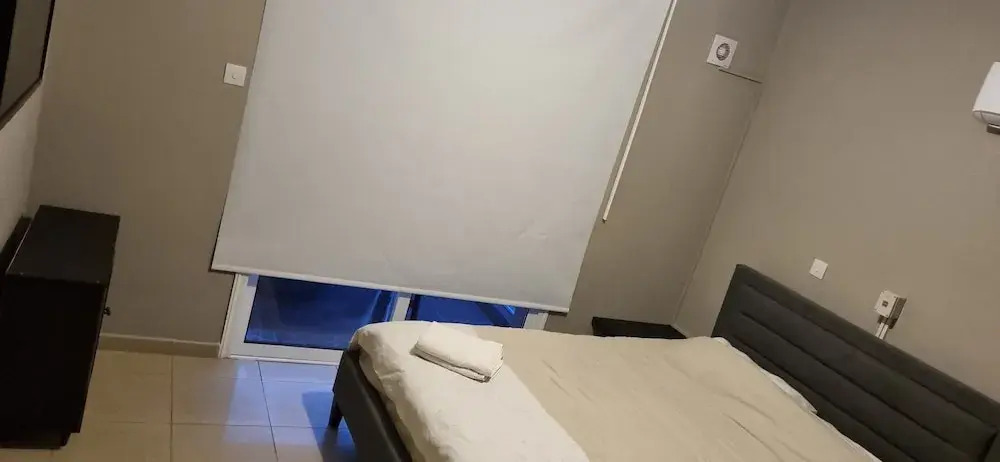 Паралимни: Stunning 2-bed House Ground Floor With Pool