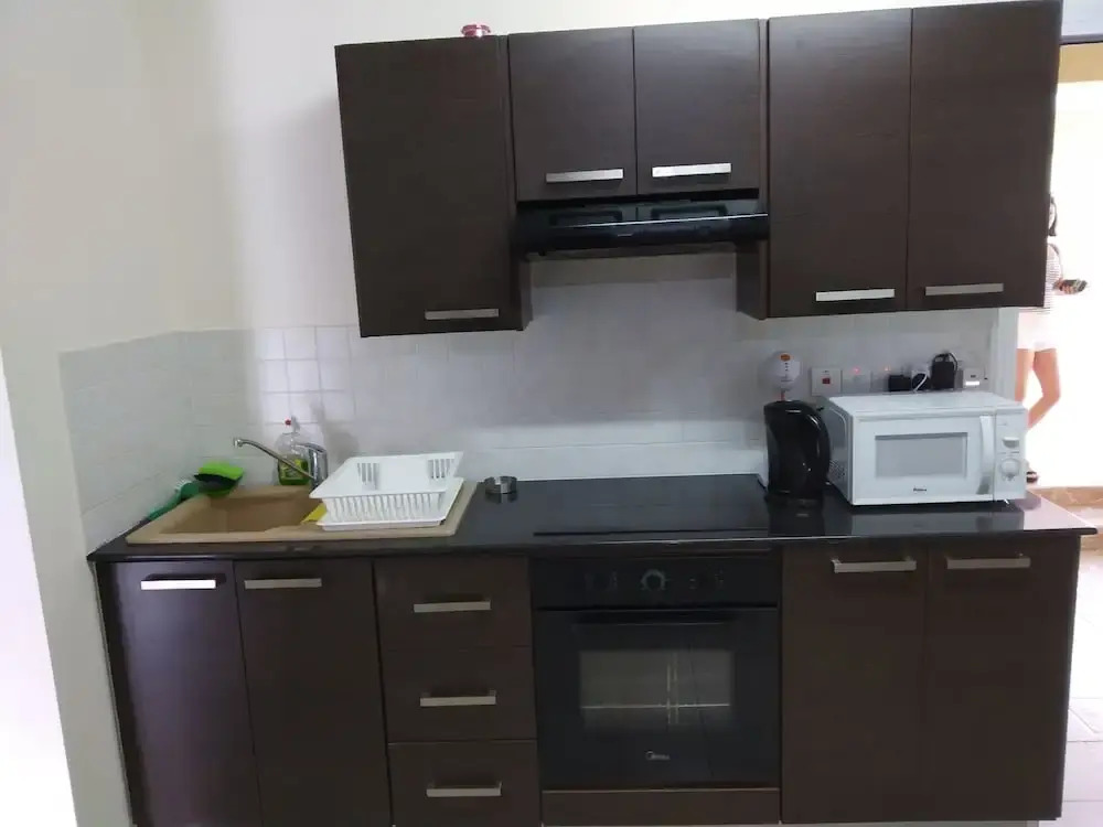 Паралимни: Stunning 2-bed House Ground Floor With Pool