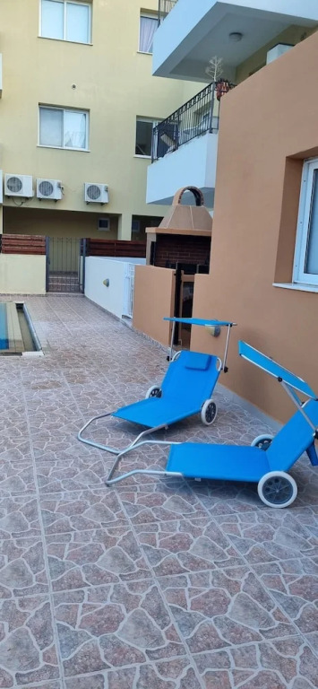 Паралимни: Stunning 2-bed House Ground Floor With Pool