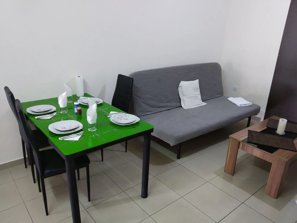 Паралимни: Stunning 2-bed House Ground Floor With Pool