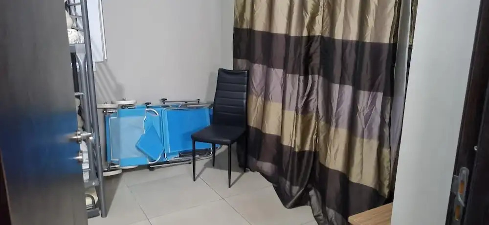 Паралимни: Stunning 2-bed House Ground Floor With Pool