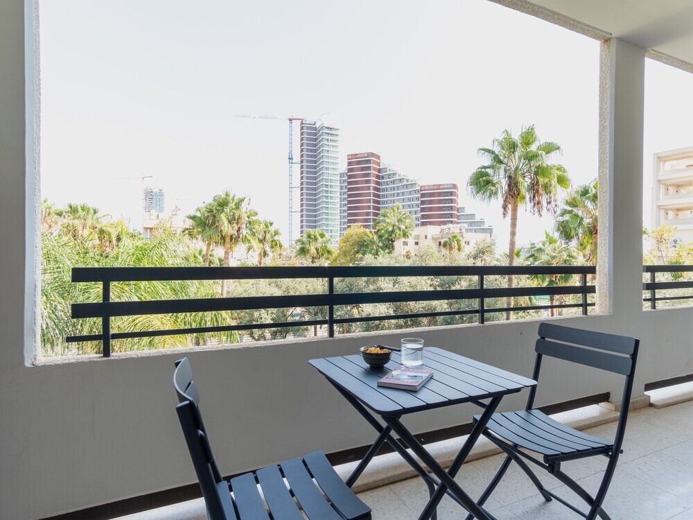 Гермасойя: 1 Bedroom Apartment With Balcony and Garden-view