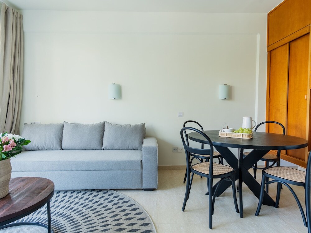 Гермасойя: 1 Bedroom Apartment With Balcony