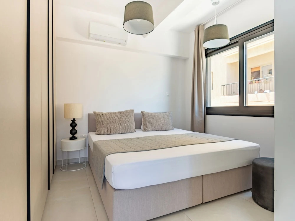 Айос-Атанасиос: Sanders Only - Ideally Planned Studio With Balcony