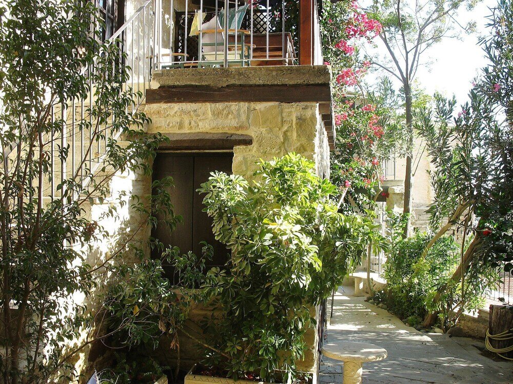 Точни: Mespilo House Tochni