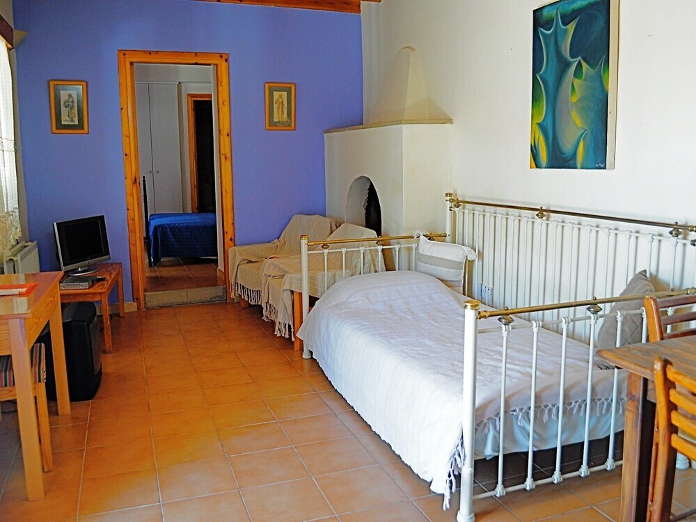 Точни: Danae House Ta Kent