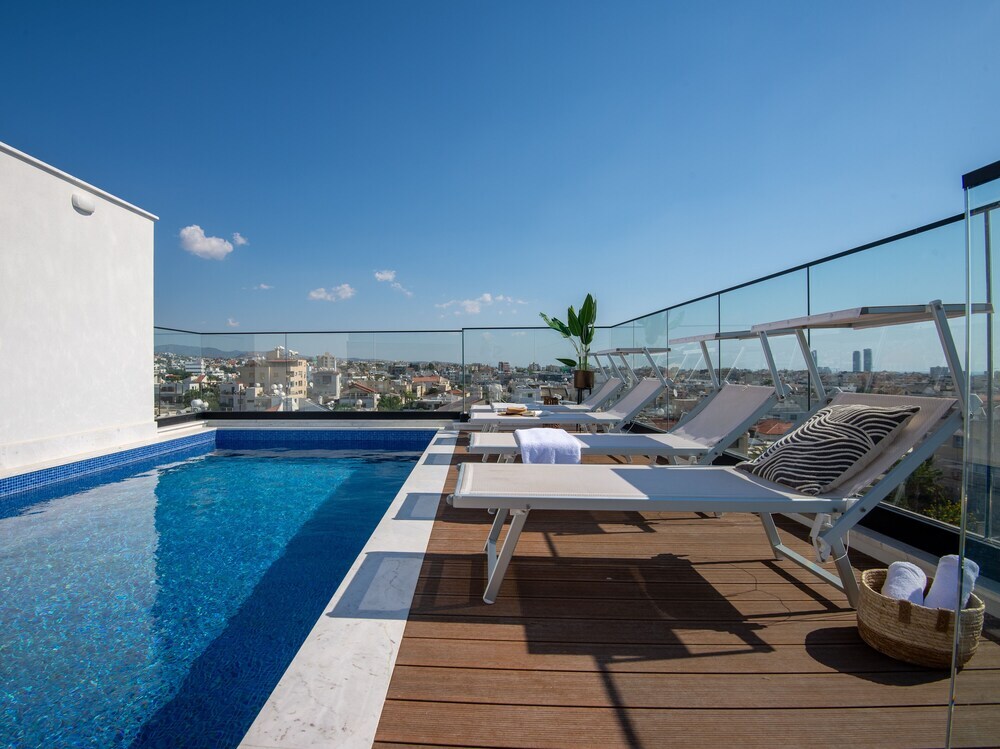 Лимассол: Sanders Crystal 1 Precious 3 Bdr Apt With Shared Pool