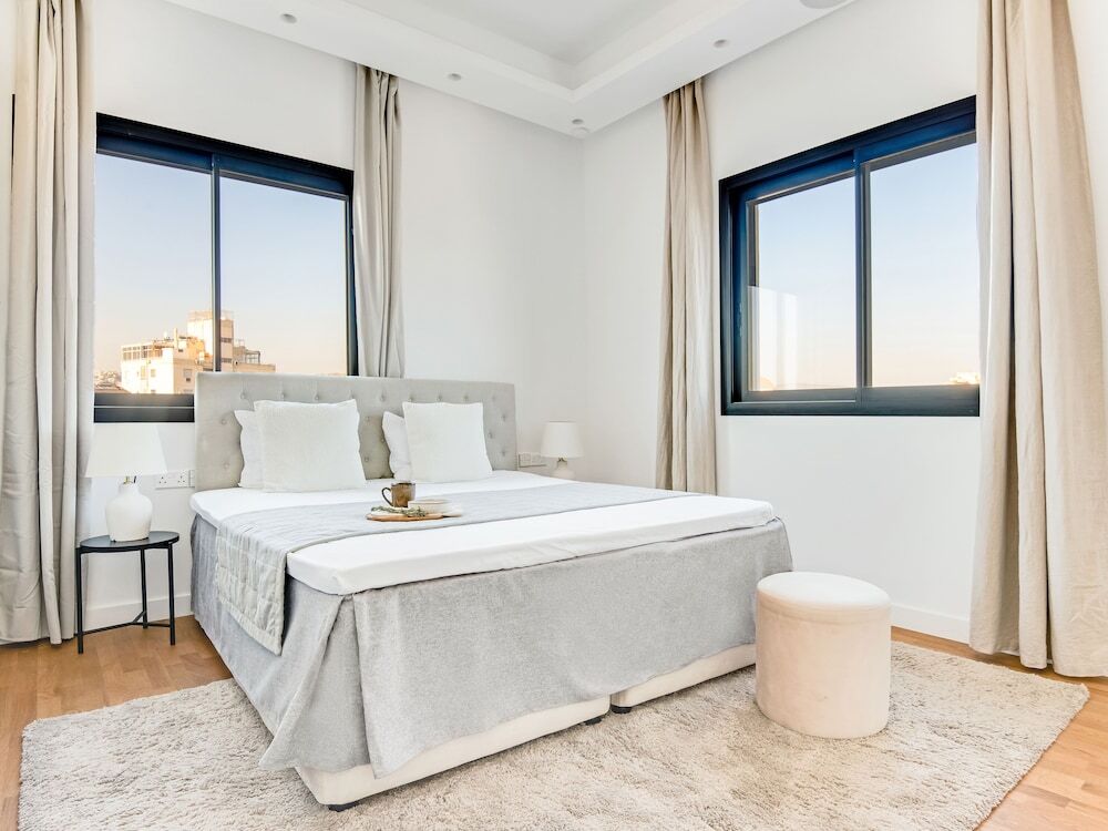 Лимассол: Sanders Crystal 1 Precious 3 Bdr Apt With Shared Pool