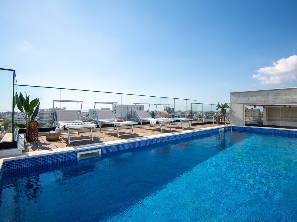 Лимассол: Sanders Crystal 1 Precious 3 Bdr Apt With Shared Pool